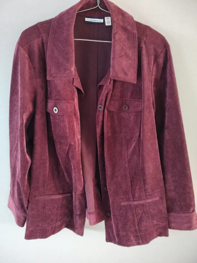 Chaqueta de pana burdeos