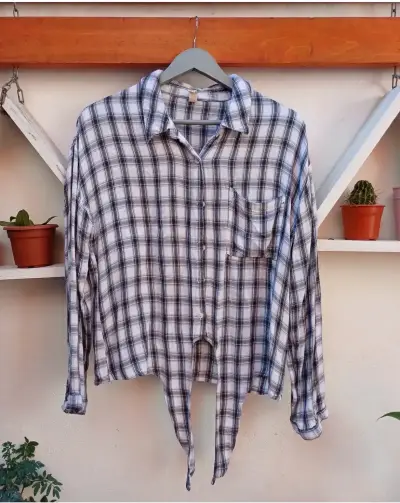 Camisa a cuadros blanco y negro - miniatura 1