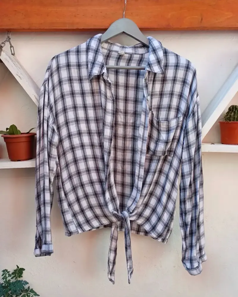 Camisa a cuadros blanco y negro - 2