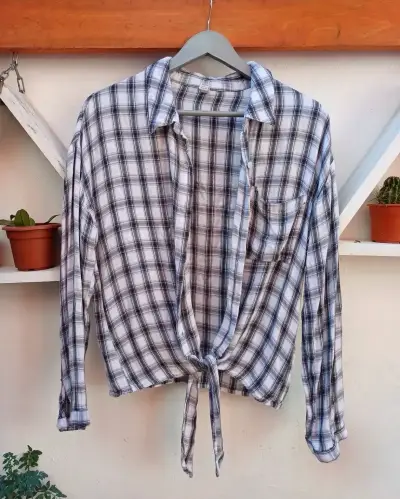 Camisa a cuadros blanco y negro - miniatura 2