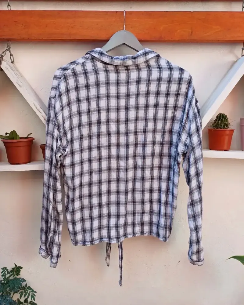 Camisa a cuadros blanco y negro - 3