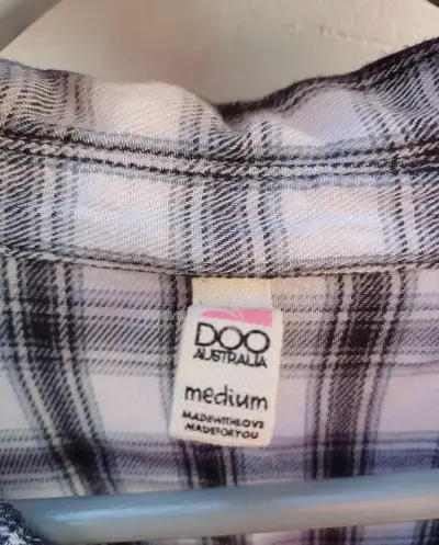 Camisa a cuadros blanco y negro - miniatura 4