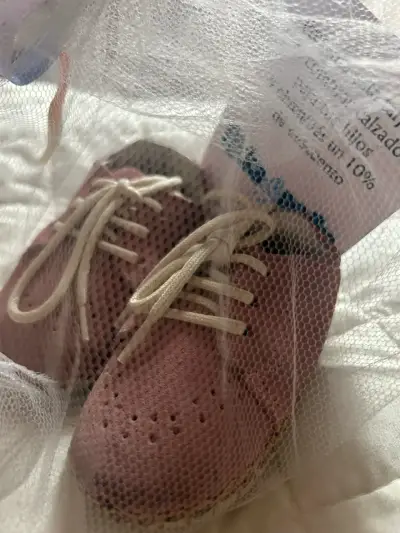 Zapatos bebé rosados de cuero - miniatura 2