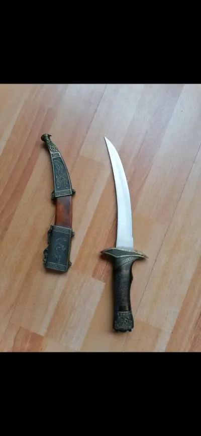 Cuchillo decorativo con funda - miniatura 1