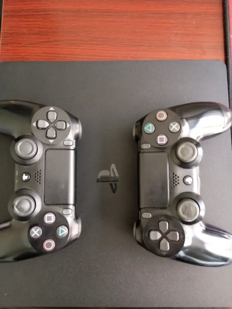 Consola PS4 con juegos - 4