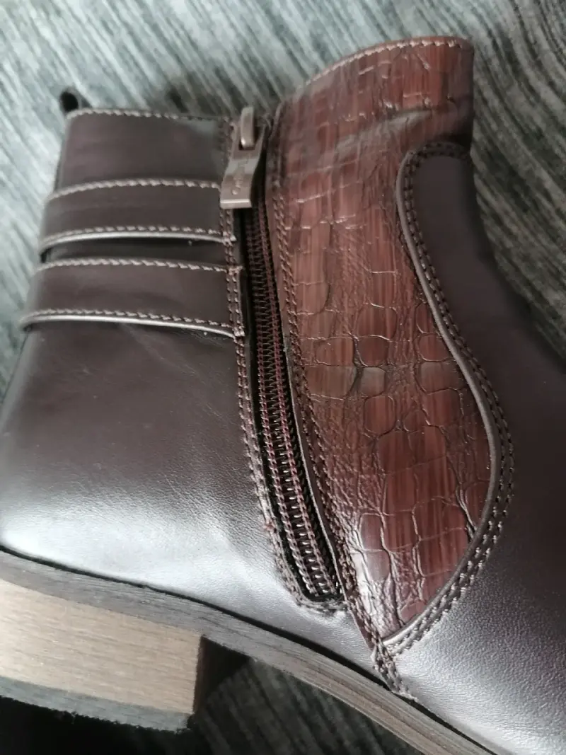 Botines marrones con hebillas - 4