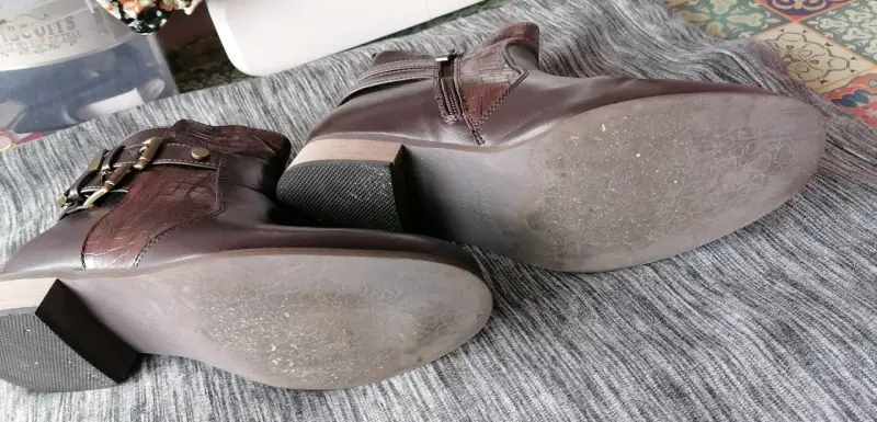 Botines marrones con hebillas - 5