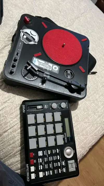 Beat machine Akai MPC500 - miniatura 2