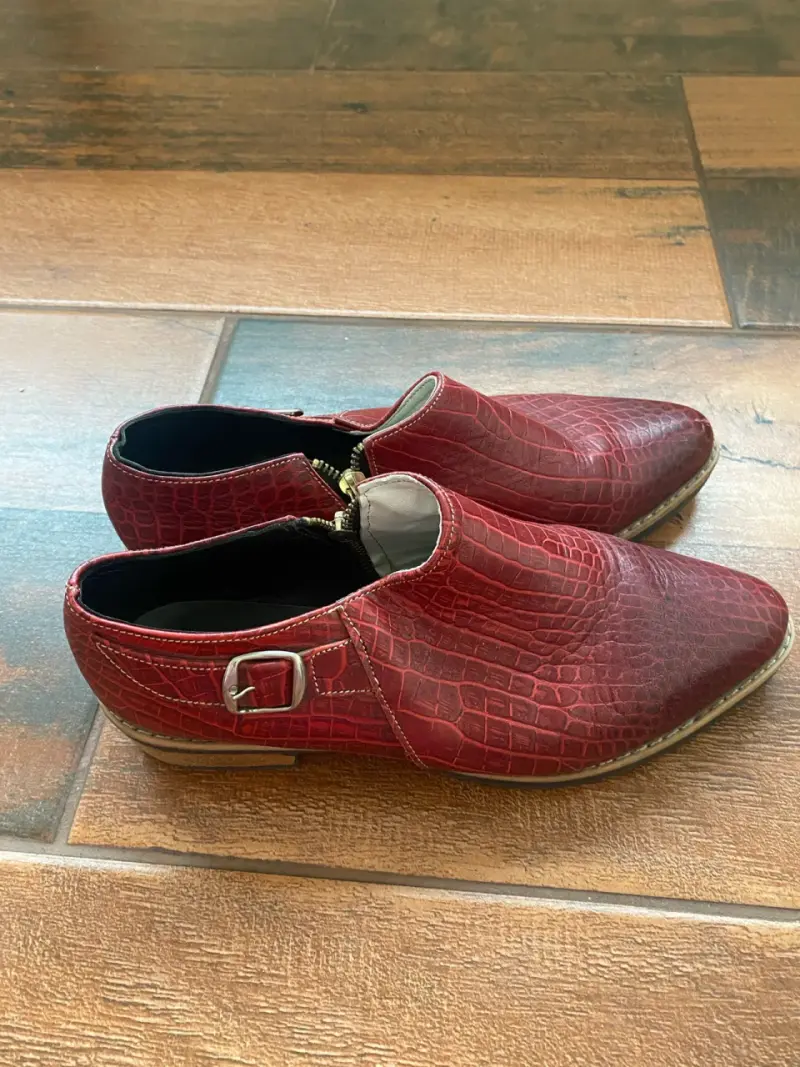 Zapatos rojos texturizados mujer