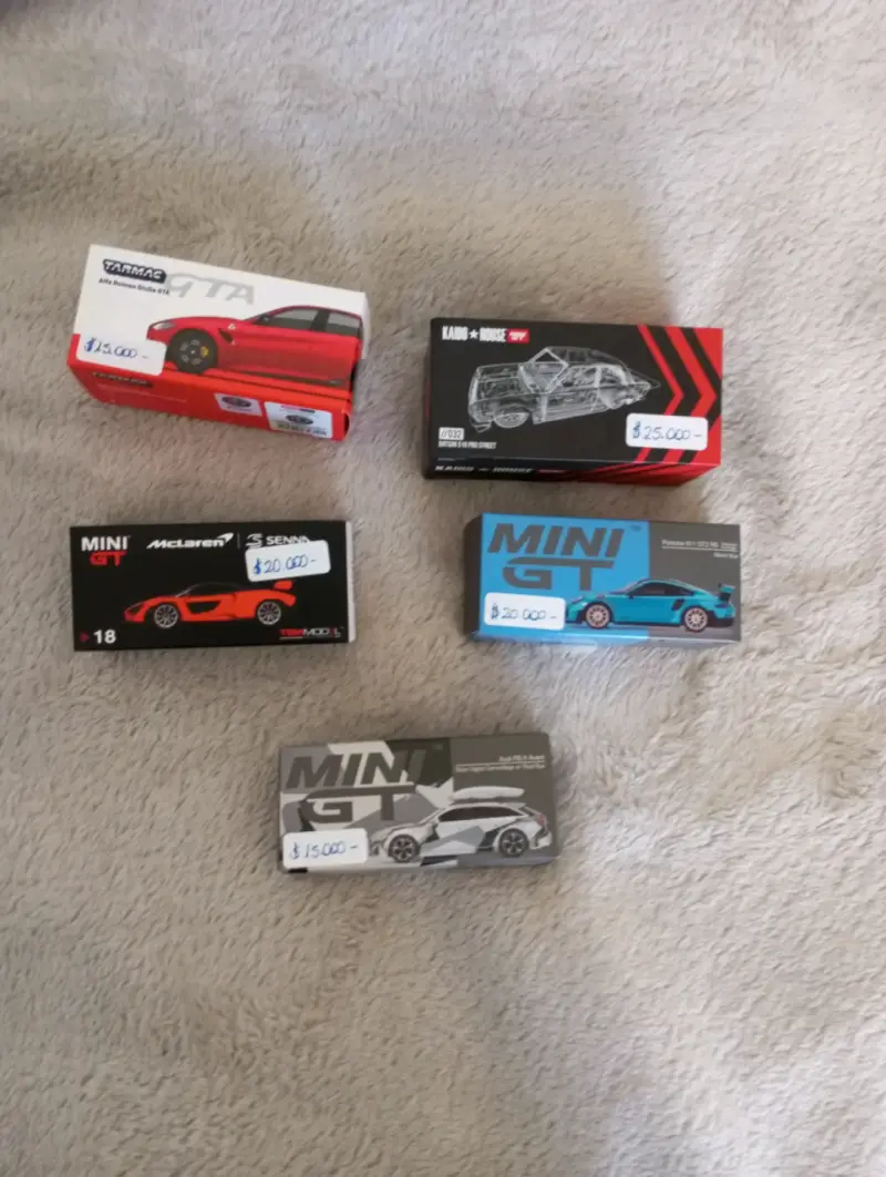 Modelos a escala Tarmac y Mini GT