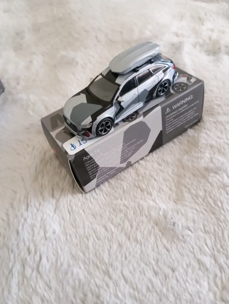 Modelos a escala Tarmac y Mini GT - 3