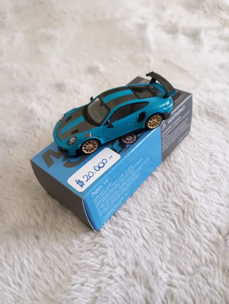 Modelos a escala Tarmac y Mini GT - 6