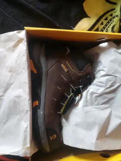 Zapatos seguridad nuevos - miniatura 1