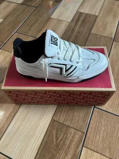 Zapatillas Vans blancas - miniatura 2