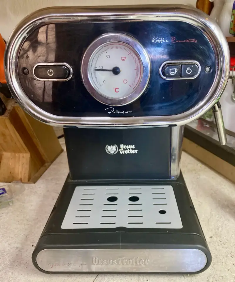 Cafetera espresso y cápsulas Ursus Trotter