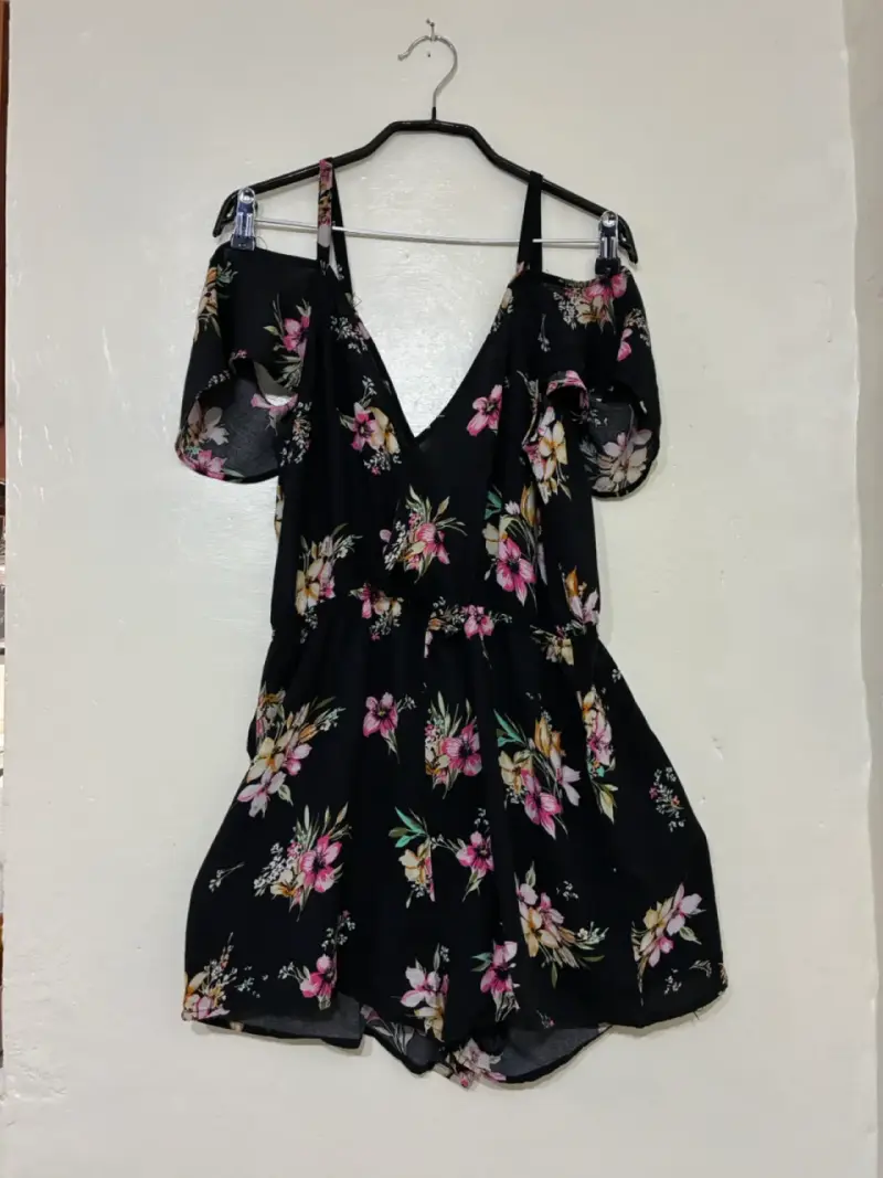 Enterito floral negro