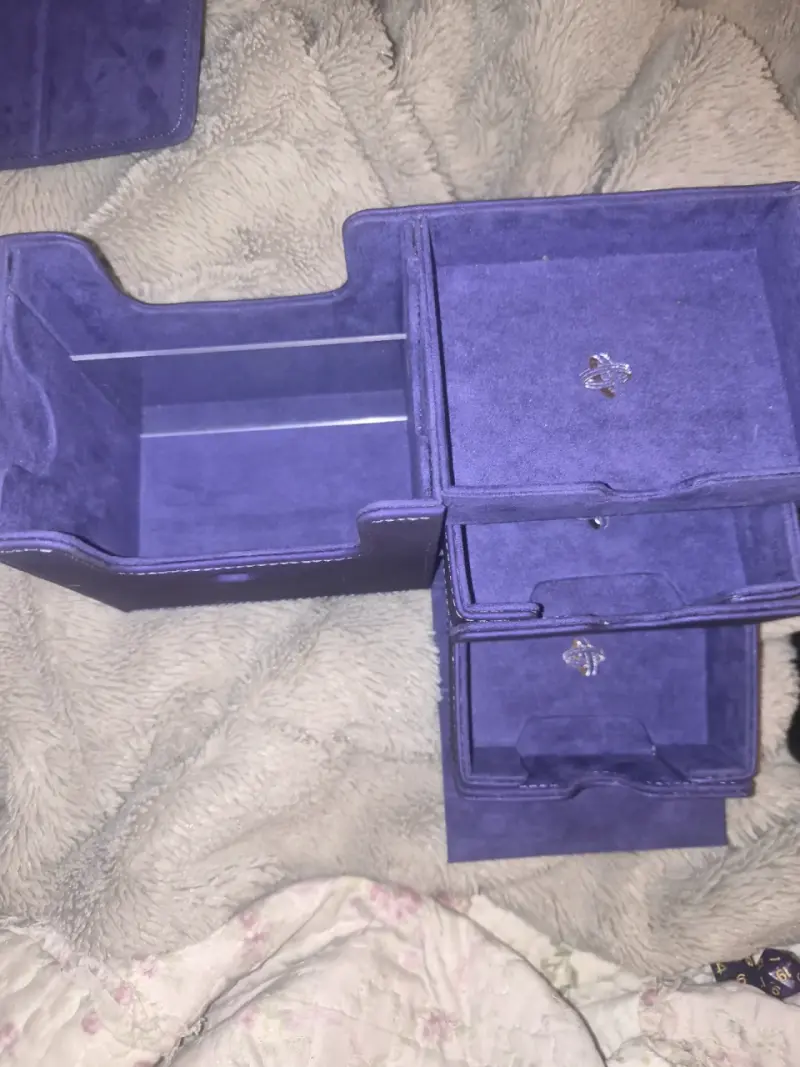 Deck box morado Gamegenic - 2