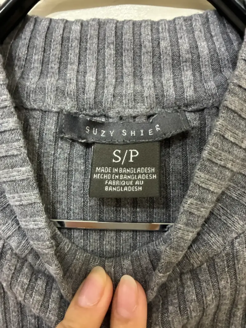 Polera gris cut-out hombros - 2