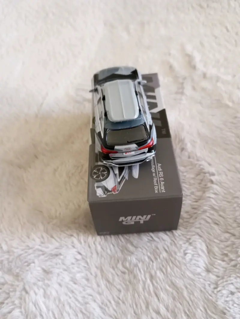 Auto a escala Audi gris - 3