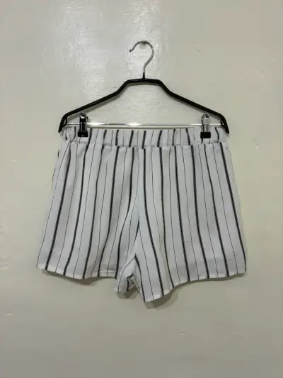Shorts blancos a rayas - miniatura 1