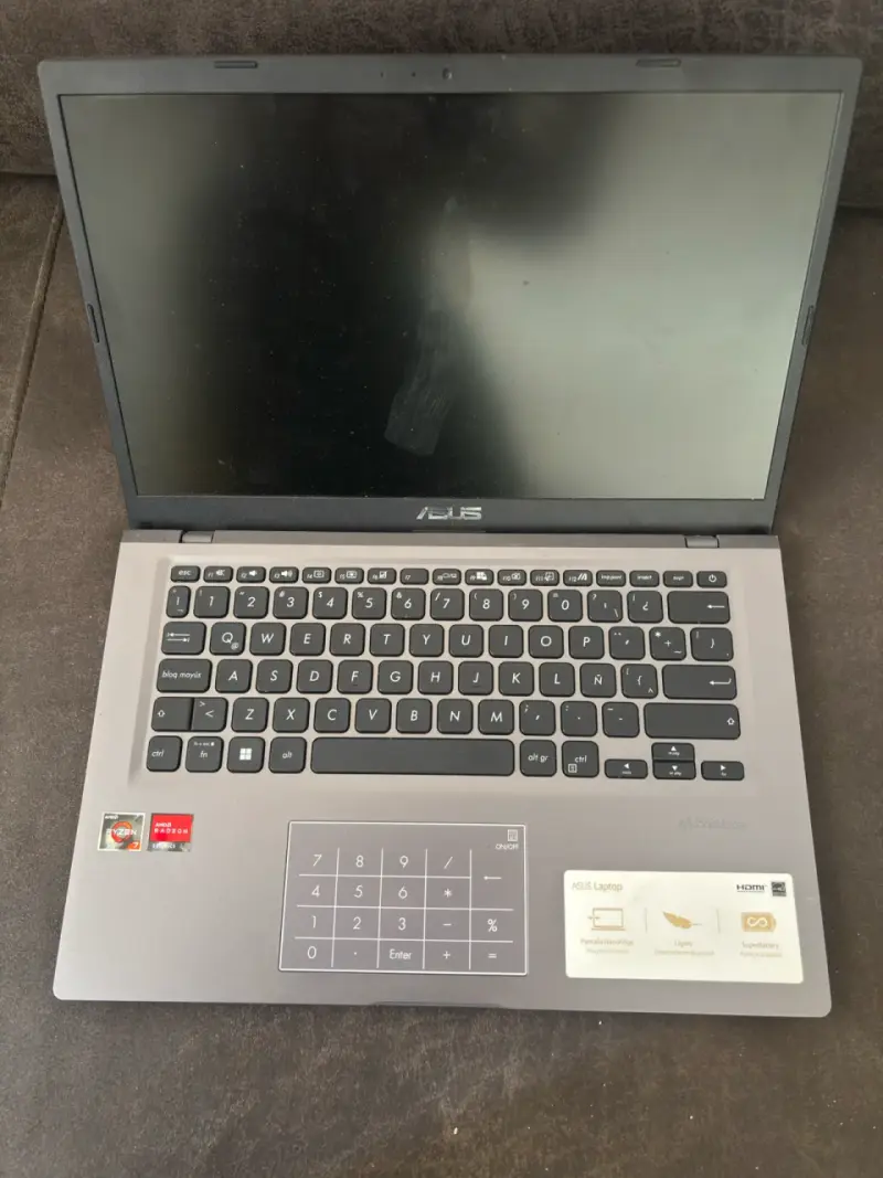 Notebook ASUS con Ryzen 7 - 1