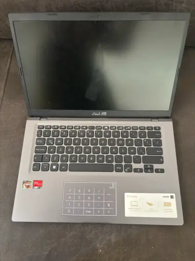 Notebook ASUS con Ryzen 7 - miniatura 1