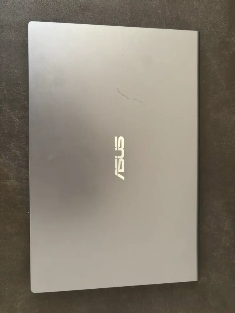 Notebook ASUS con Ryzen 7 - 2
