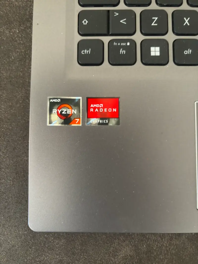 Notebook ASUS con Ryzen 7 - 3