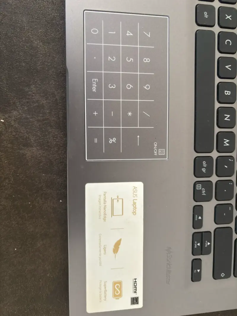 Notebook ASUS con Ryzen 7 - 4