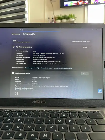 Notebook ASUS con Ryzen 7 - miniatura 6