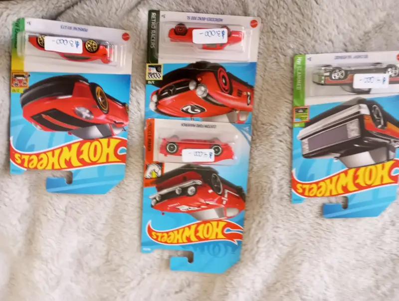 Set de autos Hot Wheels coleccionables - 3