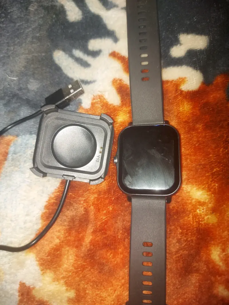 Smartwatch con cargador negro - 5