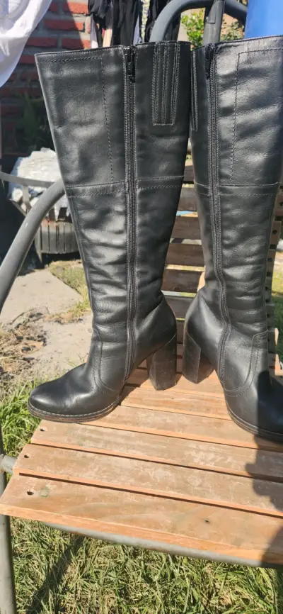 Botas negras de cuero con taco - miniatura 3