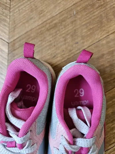 Zapatillas niña nuevas con luces marca yamp - miniatura 2