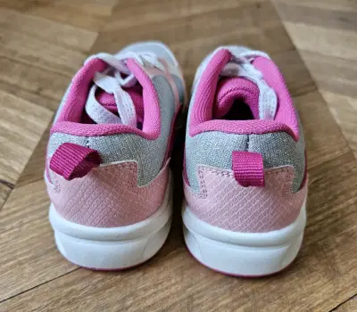 Zapatillas niña nuevas con luces marca yamp - miniatura 4