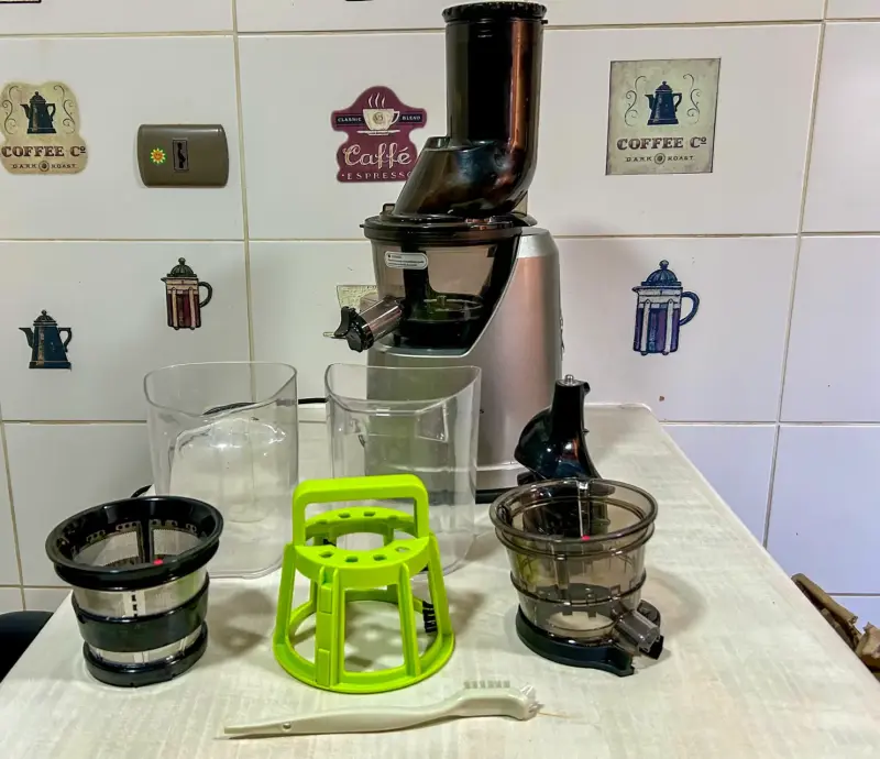 Extractor de jugo prensado en frío B1700