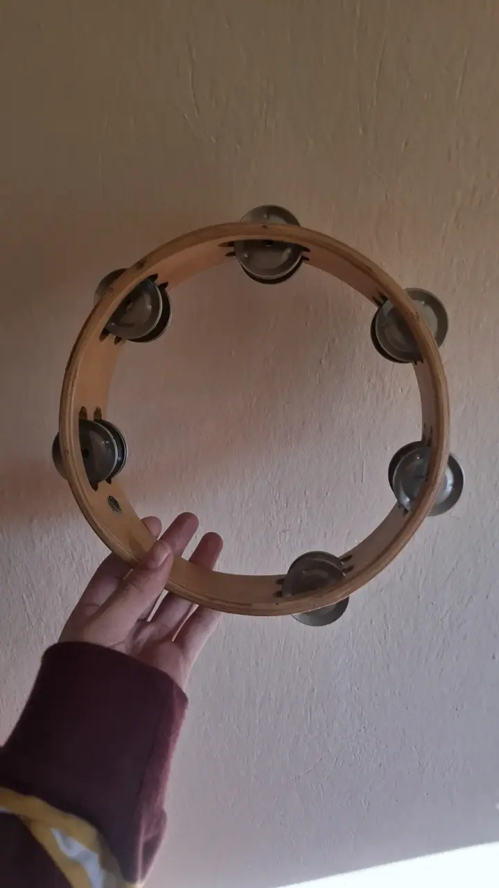 Pandereta de madera clásica