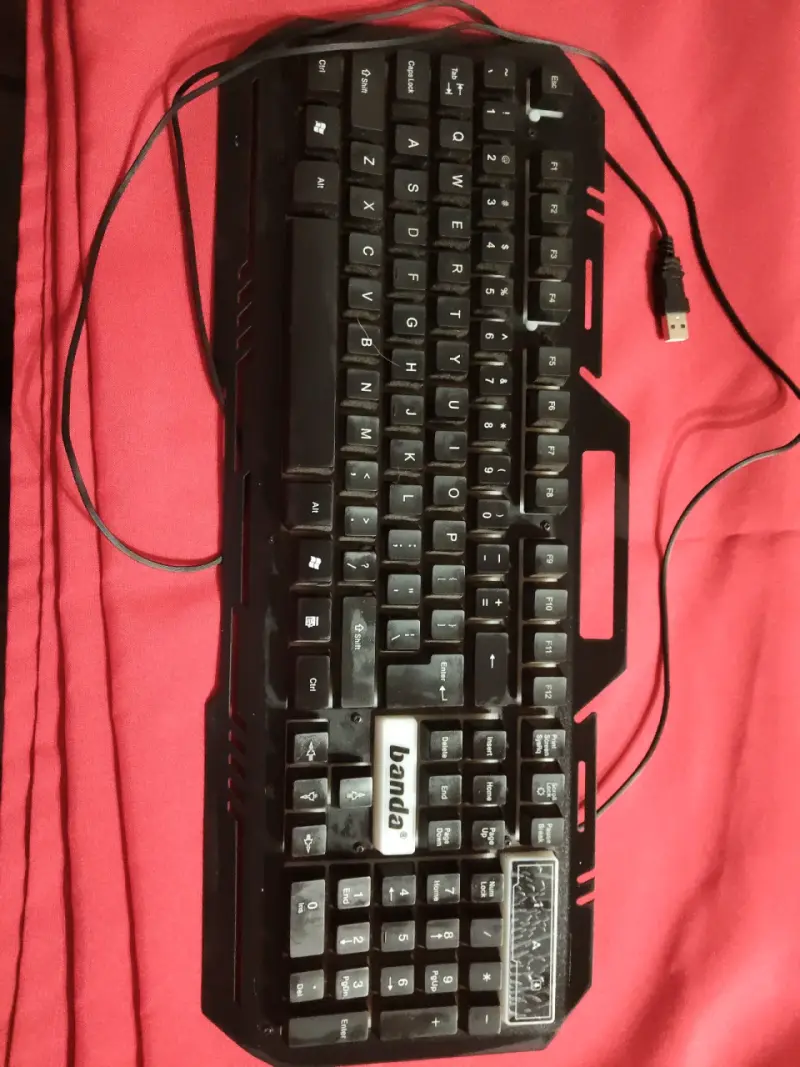 Teclado gamer USB negro - 1