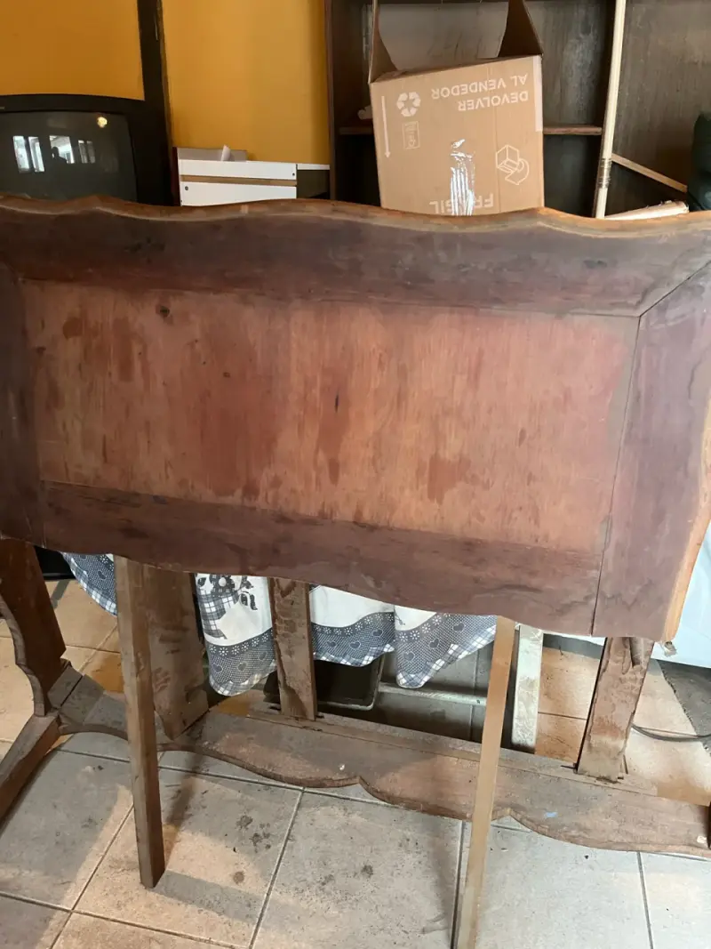 Mesa de comedor rústica antigua