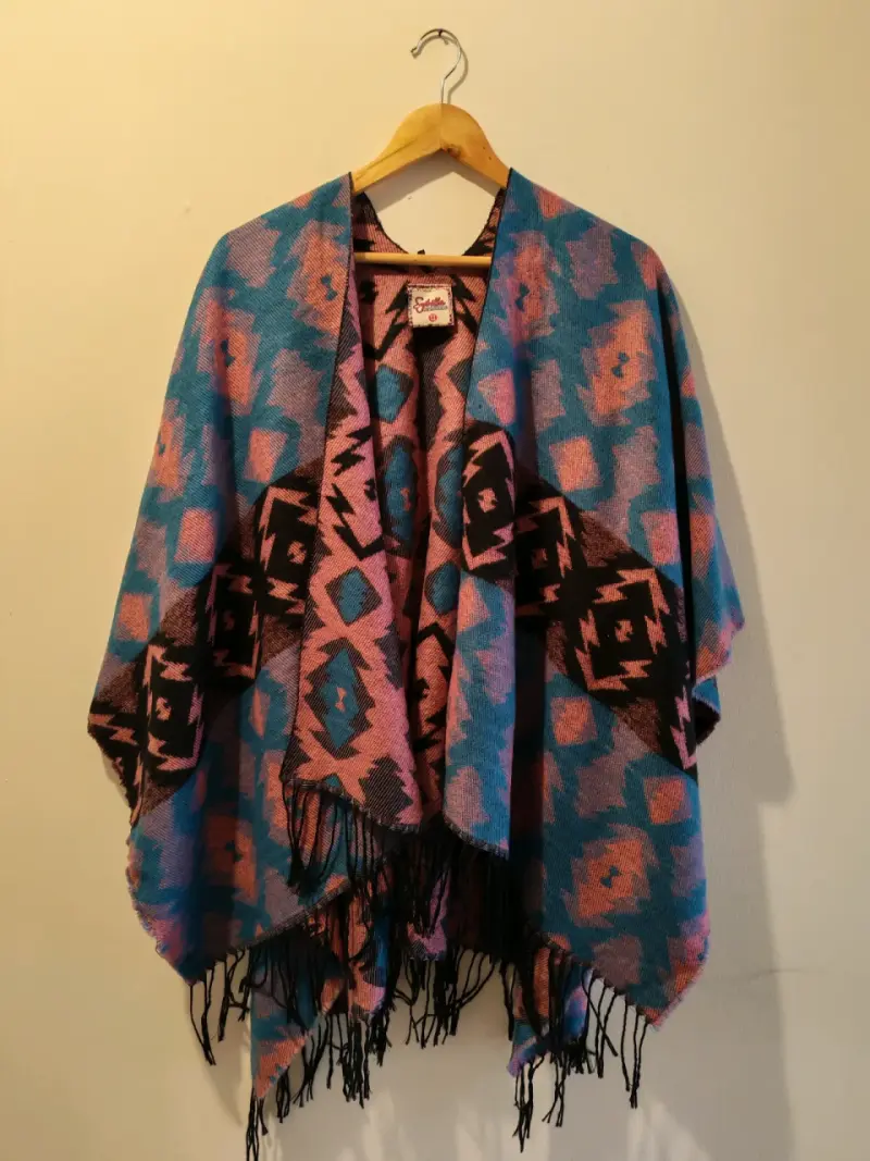 Poncho tejido multicolor