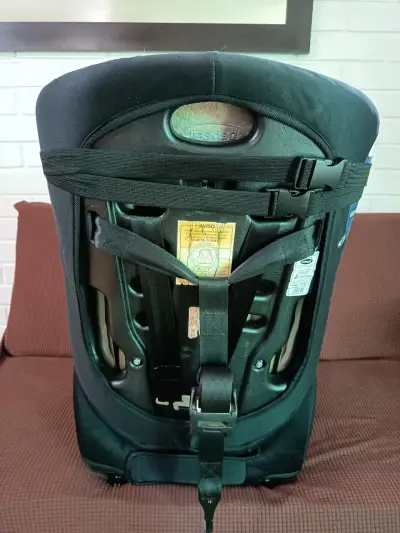 Silla de auto con sistema isofit - miniatura 3
