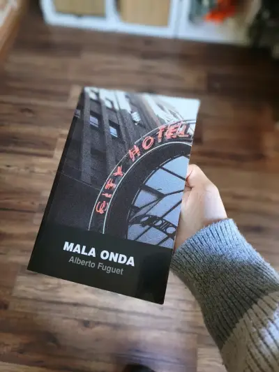 Libro 'Mala Onda' de Alberto Fuguet - miniatura 1