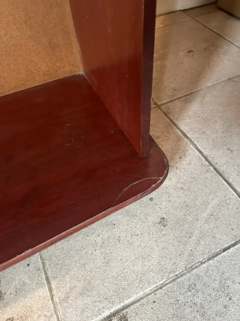 Mesa de TV de madera con ruedas y dos veladores - 3
