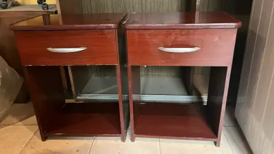 Mesa de TV de madera con ruedas y dos veladores - miniatura 4