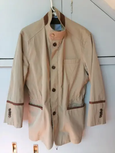 Chaqueta beige con detalles marrones - miniatura 1