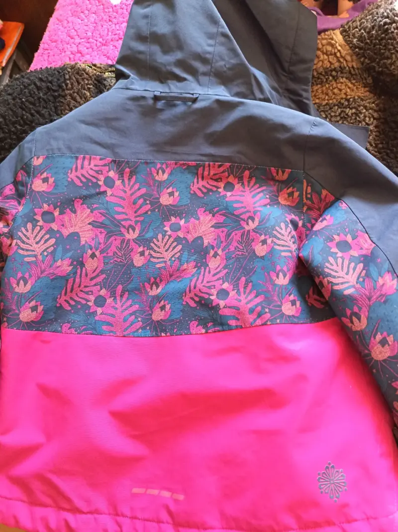 Chaqueta impermeable azul y rosada Lippi - 3
