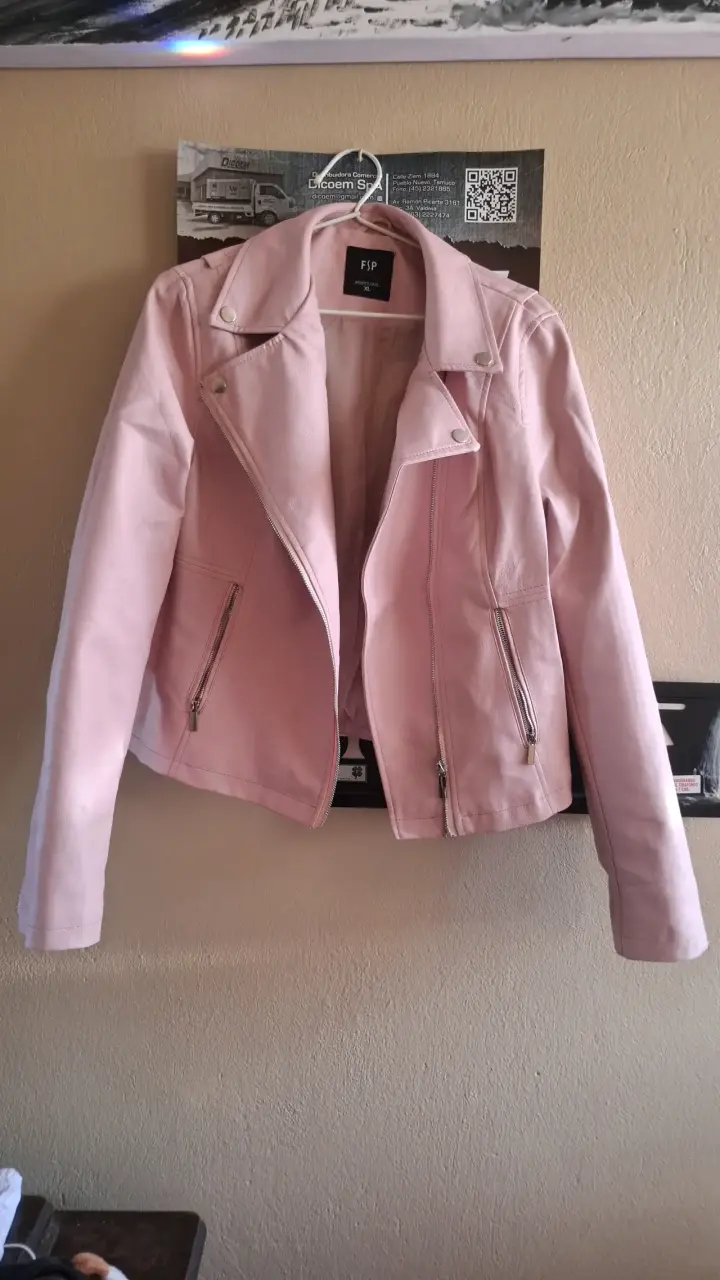 Chaqueta rosada de cuero sintético - 3