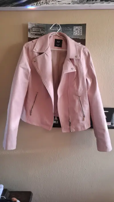 Chaqueta rosada de cuero sintético - miniatura 3