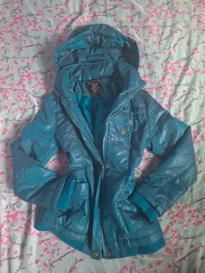 Chaqueta azul impermeable con capucha y2k - miniatura 1