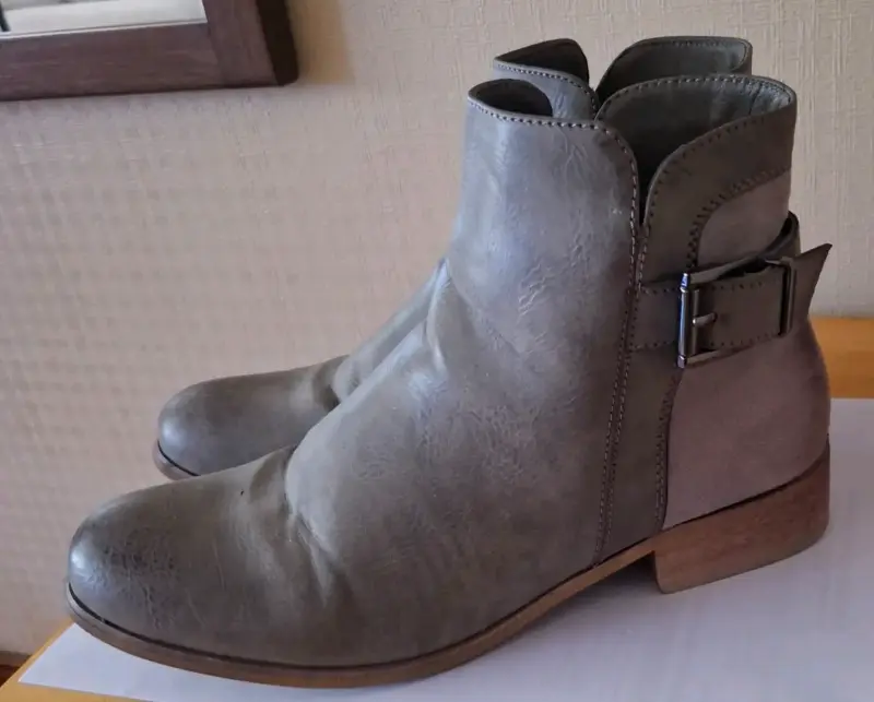 Botines de cuero con hebilla - 2